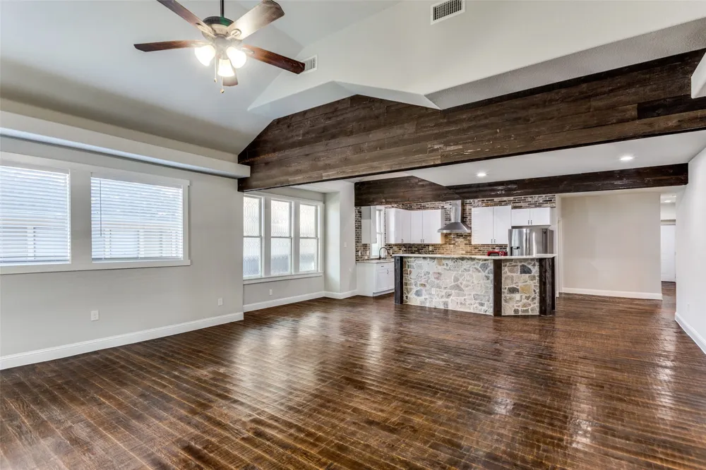 1729 S Adams Street Fort Worth, TX 76110
