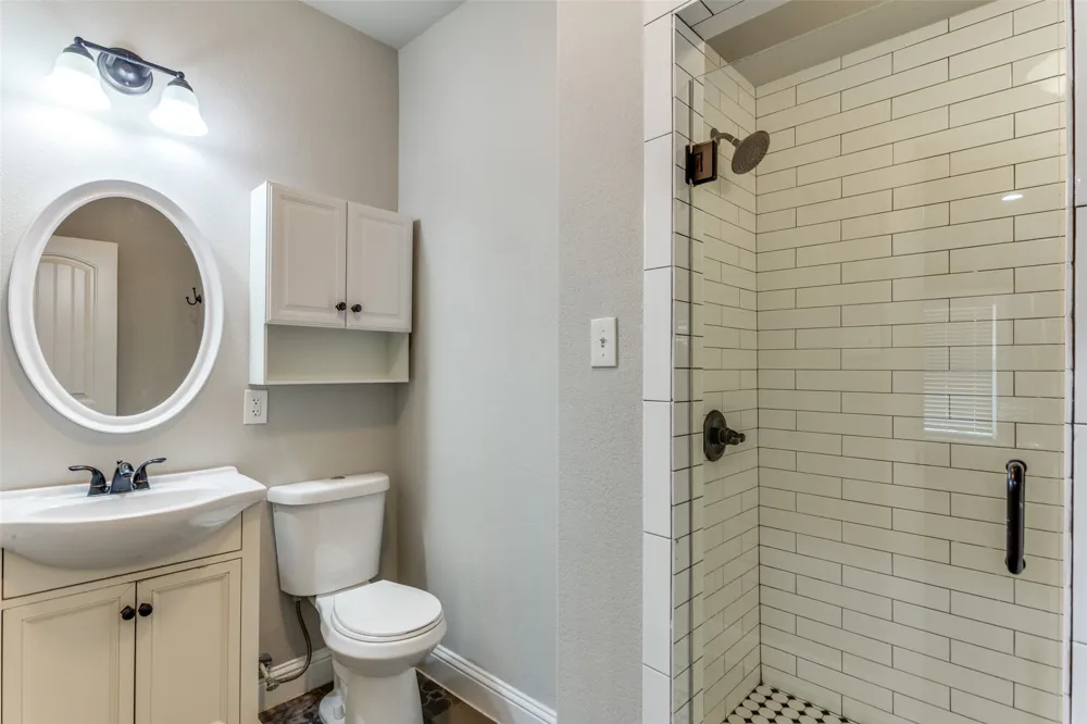 1729 S Adams Street Fort Worth, TX 76110