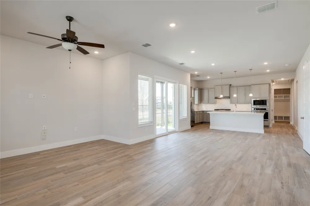 8812 Bestride Bend Austin, TX 78744