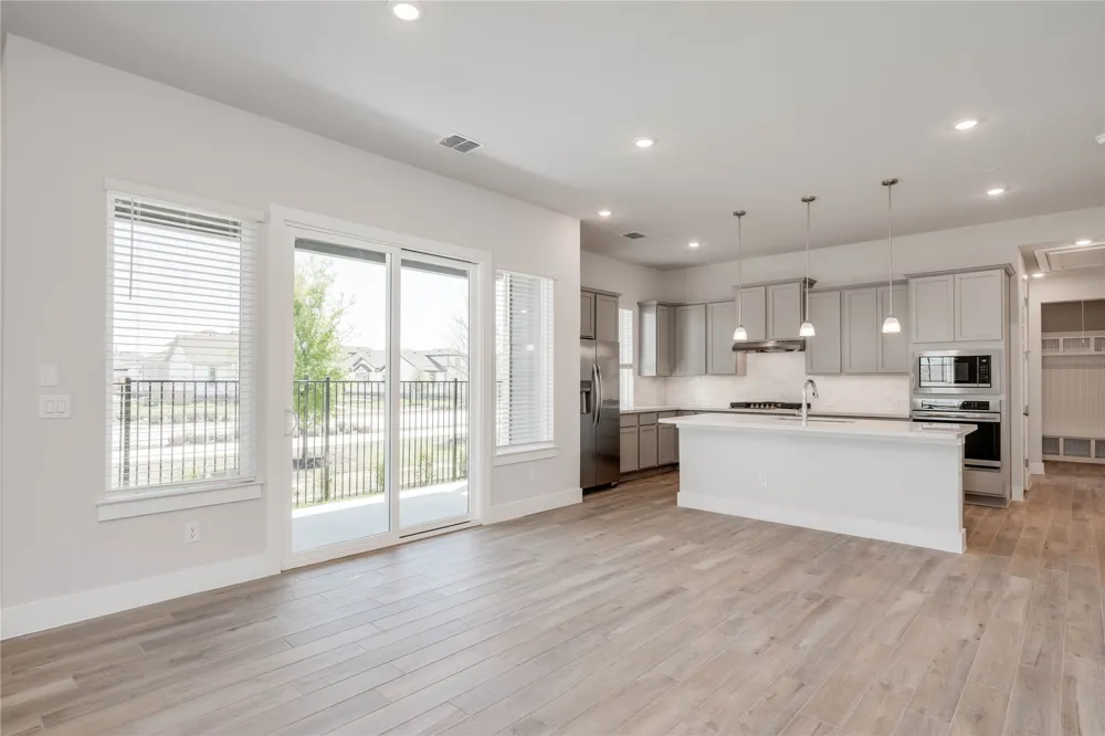 8812 Bestride Bend Austin, TX 78744
