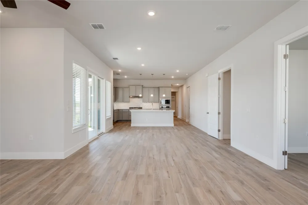 8812 Bestride Bend Austin, TX 78744
