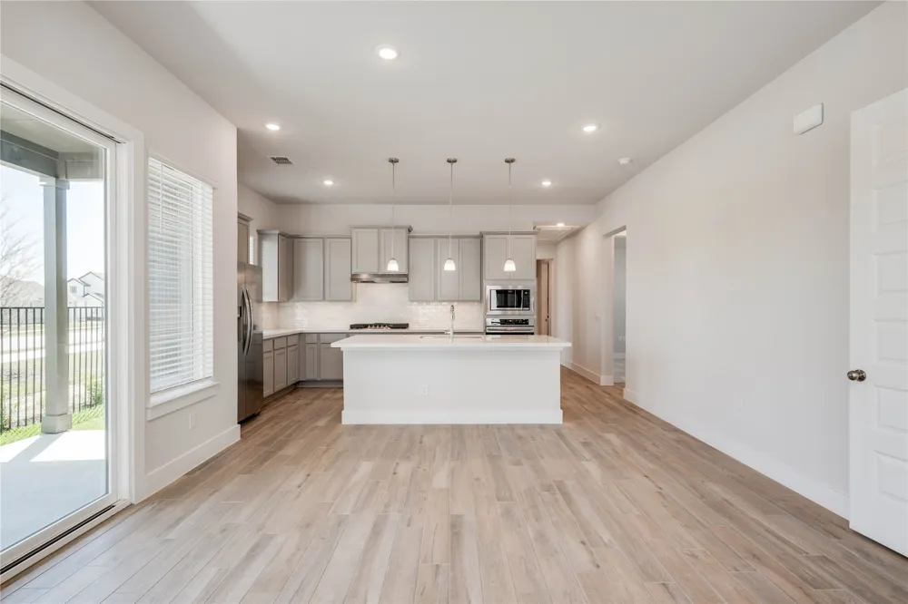 8812 Bestride Bend Austin, TX 78744