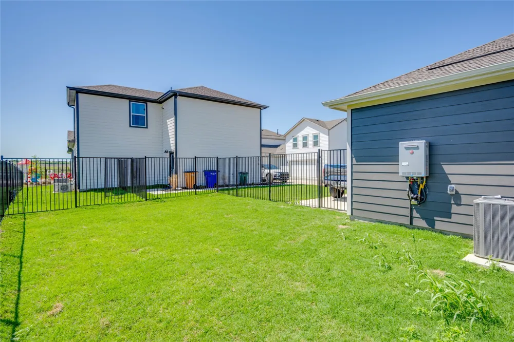 8812 Bestride Bend Austin, TX 78744