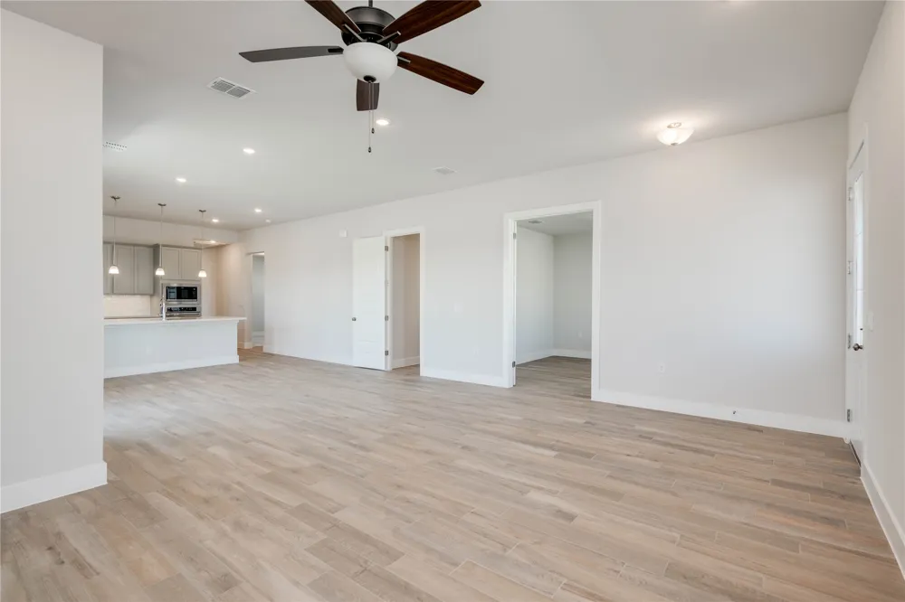 8812 Bestride Bend Austin, TX 78744