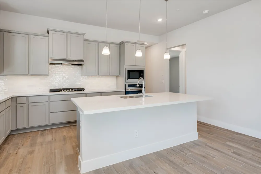 8812 Bestride Bend Austin, TX 78744