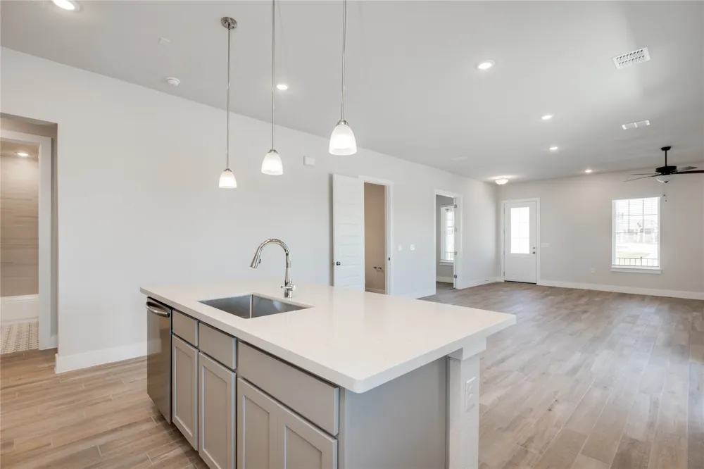 8812 Bestride Bend Austin, TX 78744
