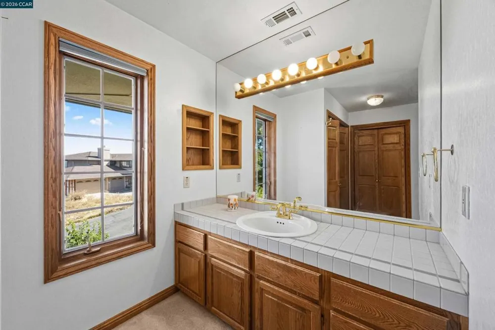 840 Ridge Dr Concord, CA 94518