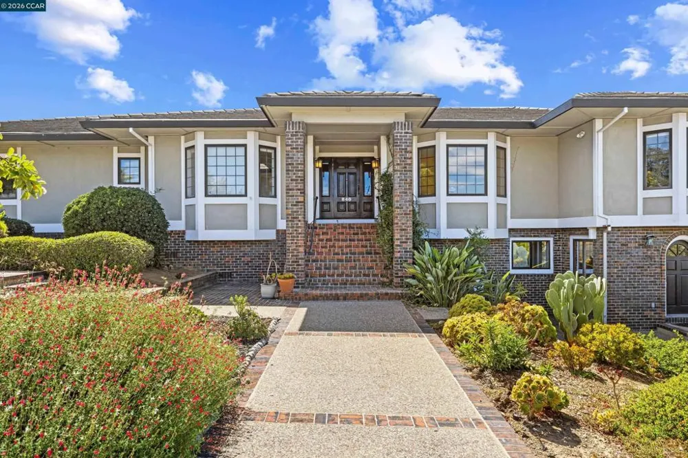 840 Ridge Dr Concord, CA 94518
