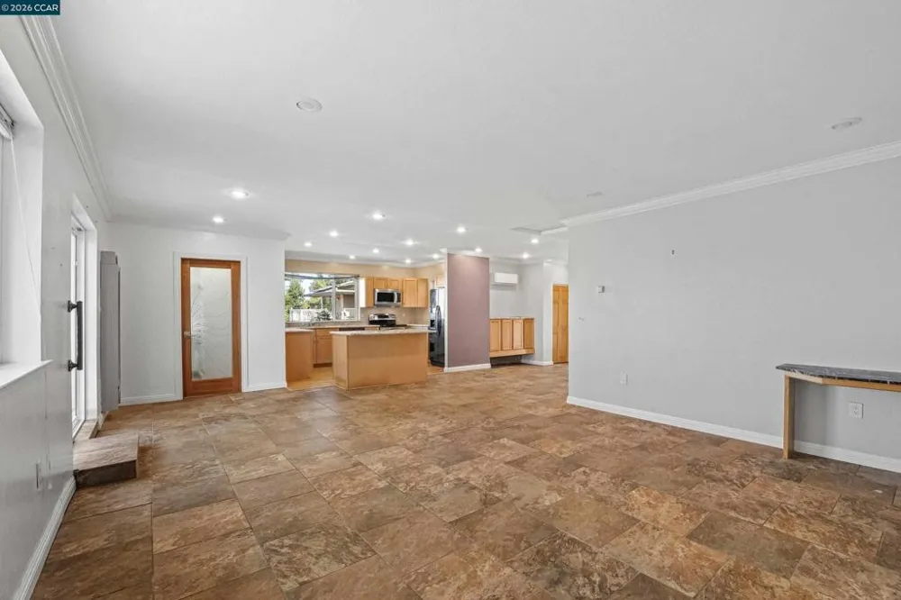 840 Ridge Dr Concord, CA 94518