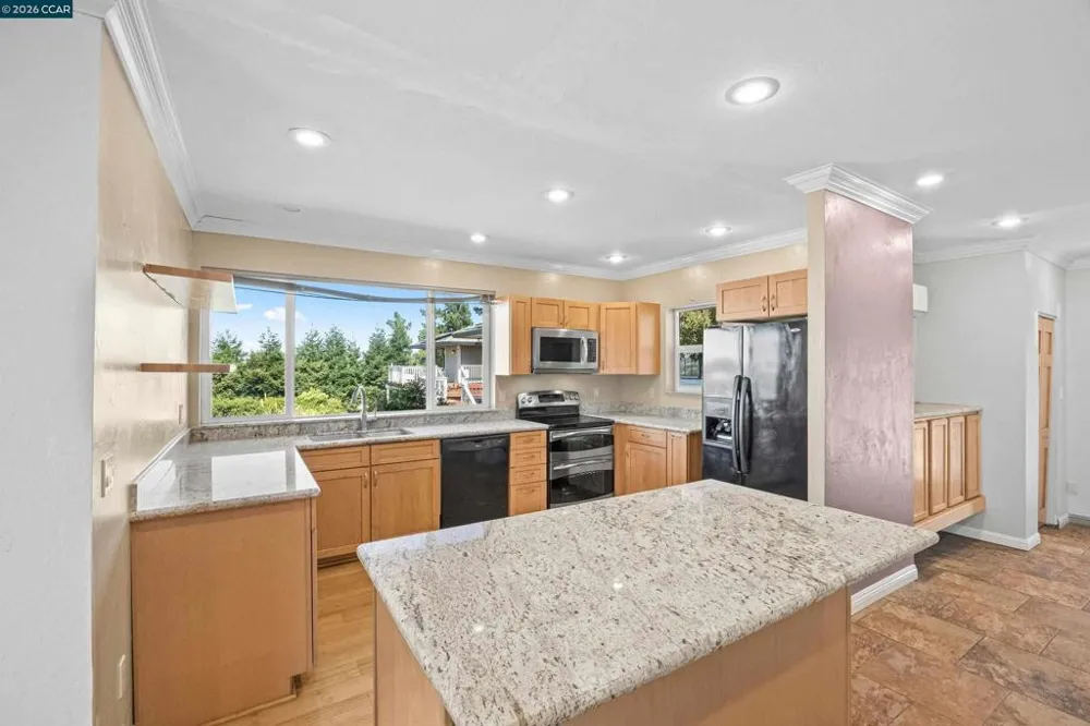 840 Ridge Dr Concord, CA 94518