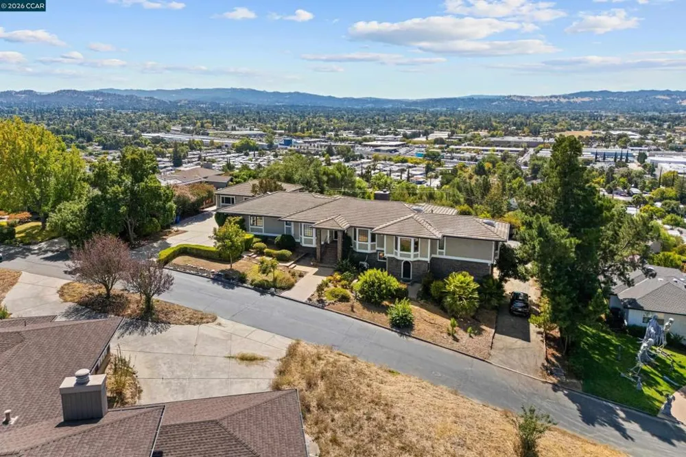 840 Ridge Dr Concord, CA 94518