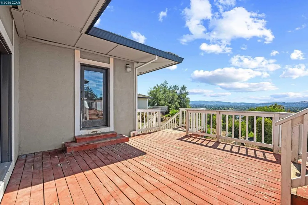 840 Ridge Dr Concord, CA 94518