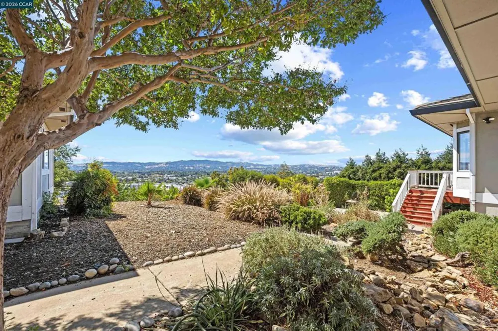 840 Ridge Dr Concord, CA 94518