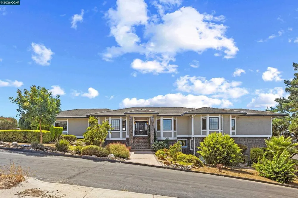 840 Ridge Dr Concord, CA 94518