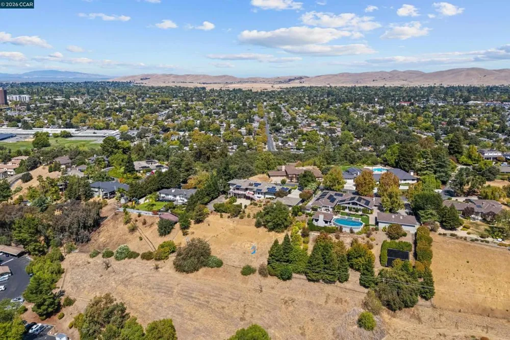 840 Ridge Dr Concord, CA 94518