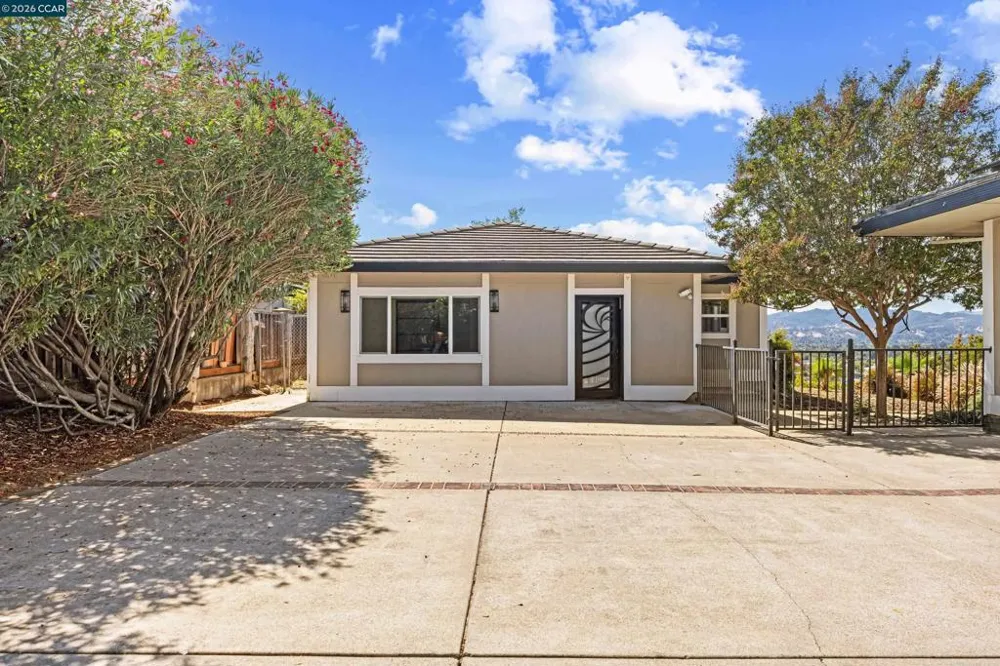 840 Ridge Dr Concord, CA 94518