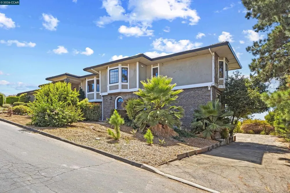 840 Ridge Dr Concord, CA 94518