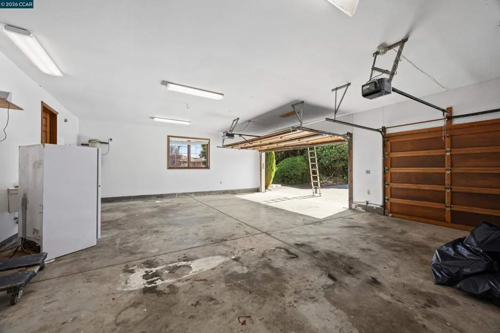 840 Ridge Dr Concord, CA 94518