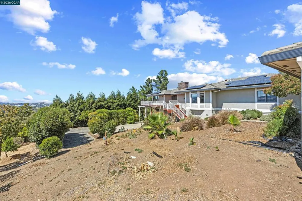 840 Ridge Dr Concord, CA 94518