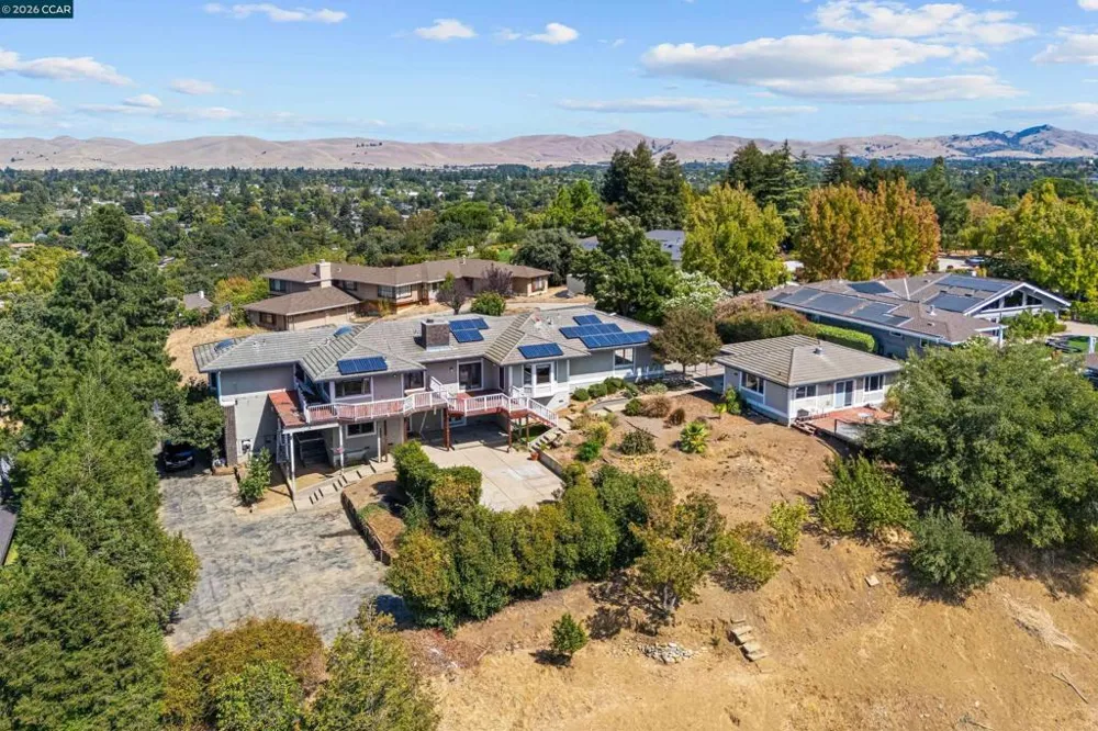 840 Ridge Dr Concord, CA 94518