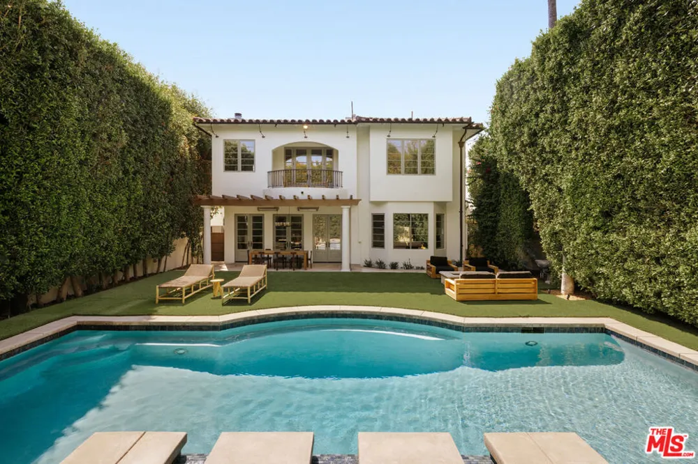 120 S Anita Avenue Los Angeles, CA 90049