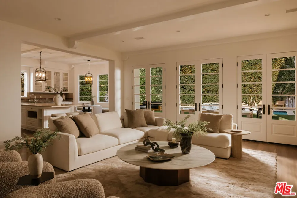 120 S Anita Avenue Los Angeles, CA 90049