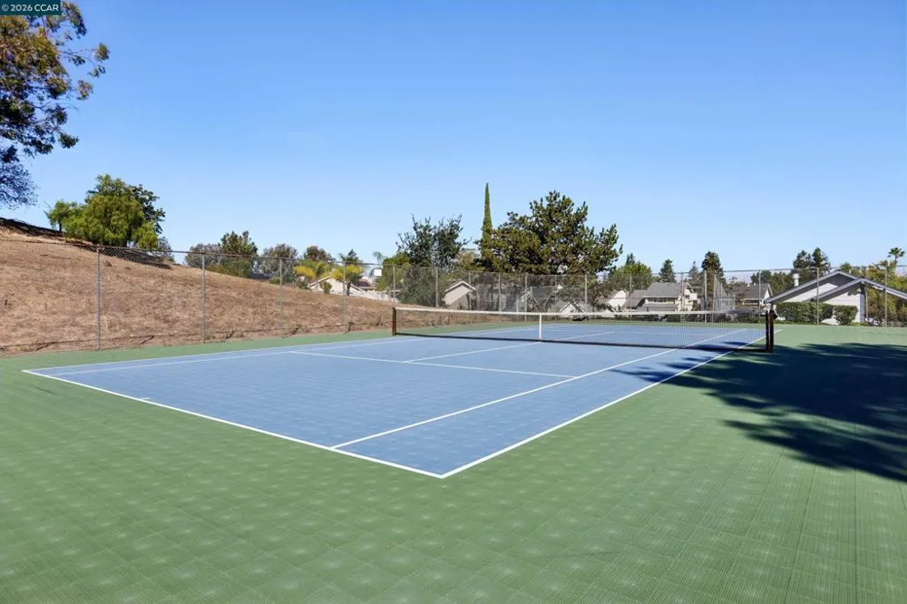 4893 Shadowfalls Dr Martinez, CA 94553