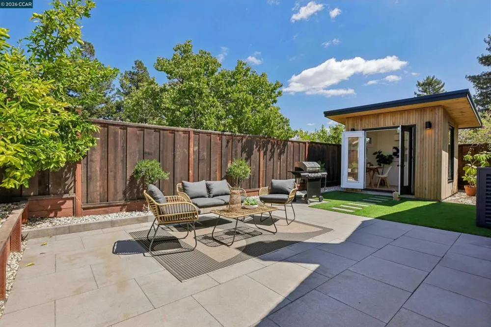4893 Shadowfalls Dr Martinez, CA 94553