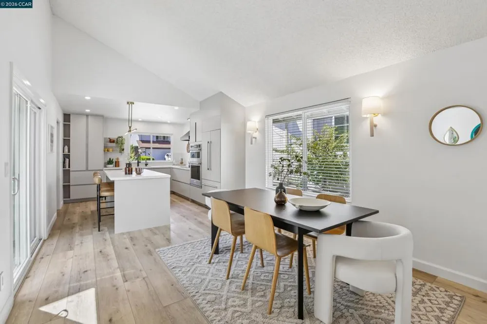4893 Shadowfalls Dr Martinez, CA 94553