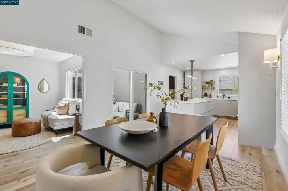 4893 Shadowfalls Dr Martinez, CA 94553