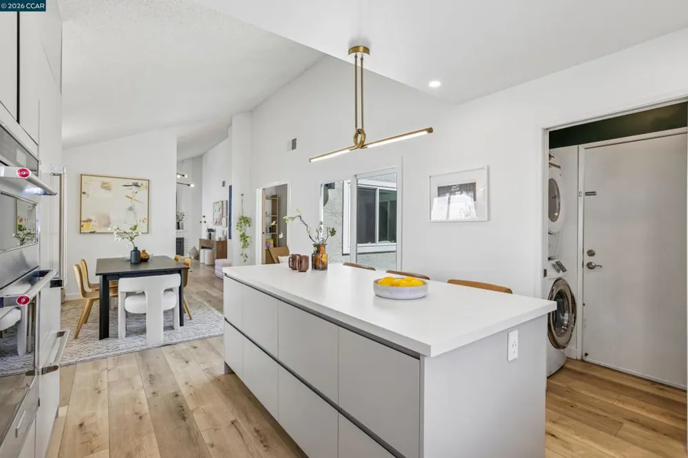 4893 Shadowfalls Dr Martinez, CA 94553
