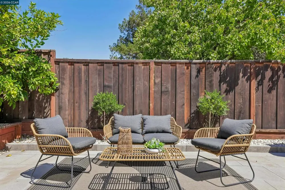 4893 Shadowfalls Dr Martinez, CA 94553