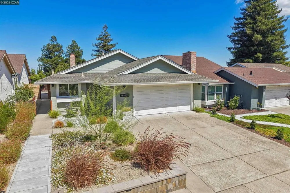 4893 Shadowfalls Dr Martinez, CA 94553