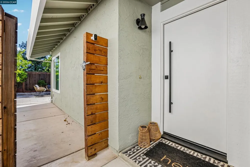 4893 Shadowfalls Dr Martinez, CA 94553