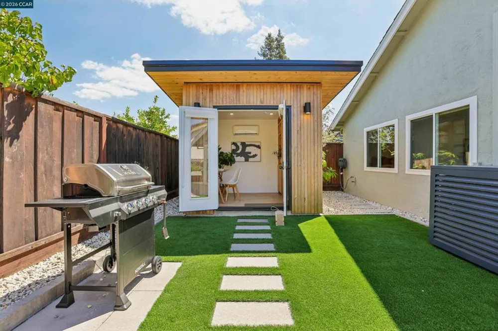 4893 Shadowfalls Dr Martinez, CA 94553