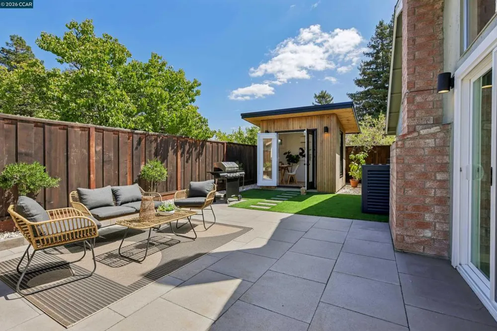 4893 Shadowfalls Dr Martinez, CA 94553