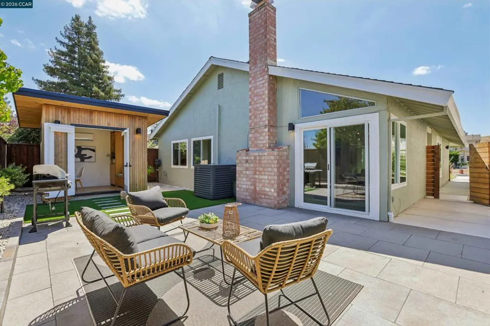 4893 Shadowfalls Dr Martinez, CA 94553