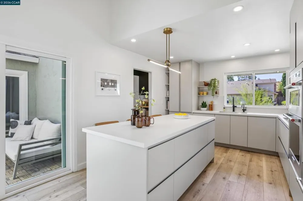 4893 Shadowfalls Dr Martinez, CA 94553