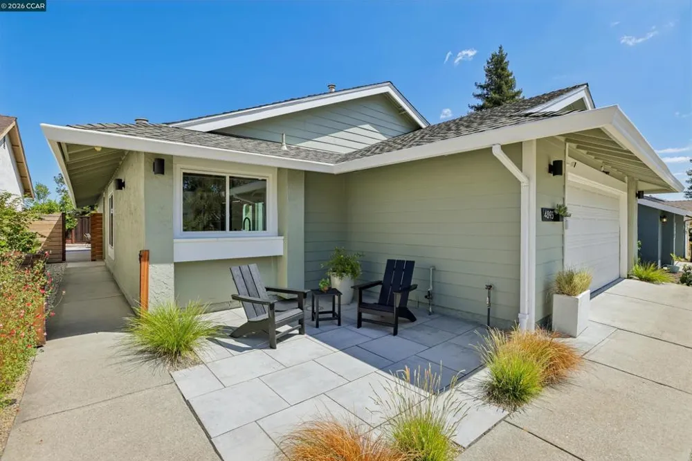 4893 Shadowfalls Dr Martinez, CA 94553