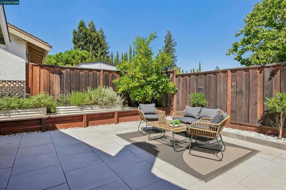 4893 Shadowfalls Dr Martinez, CA 94553