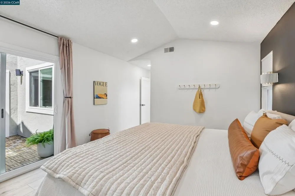 4893 Shadowfalls Dr Martinez, CA 94553
