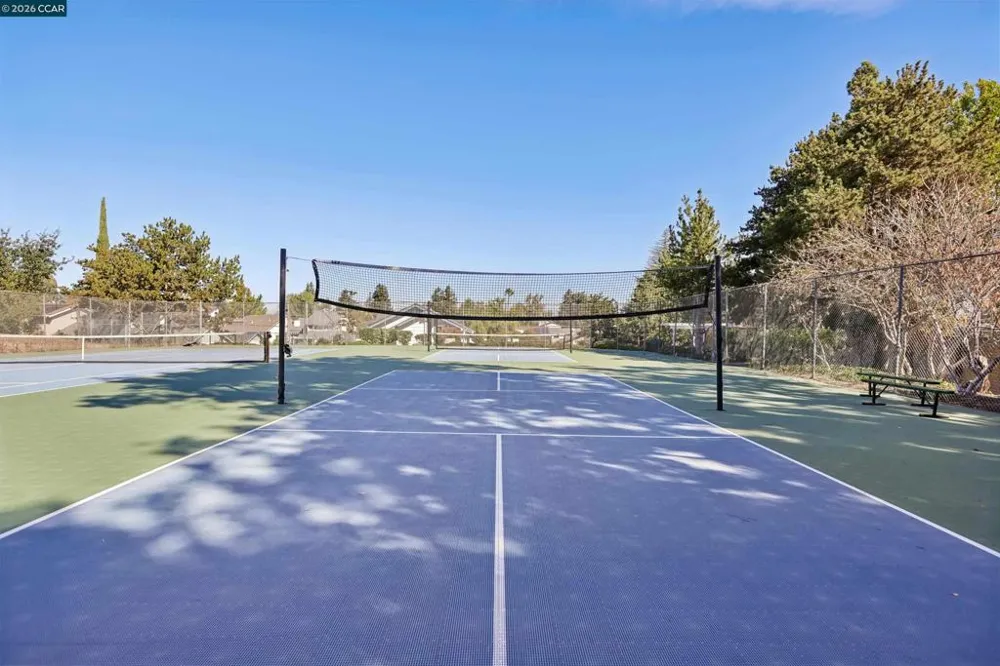 4893 Shadowfalls Dr Martinez, CA 94553