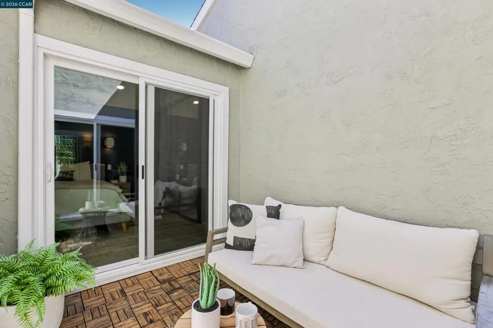 4893 Shadowfalls Dr Martinez, CA 94553