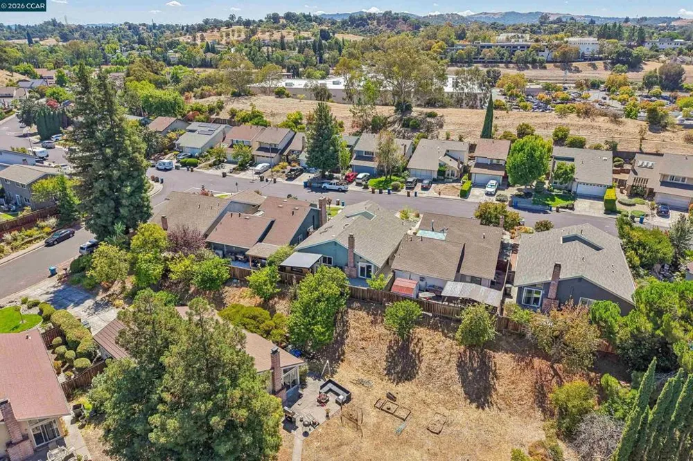 4893 Shadowfalls Dr Martinez, CA 94553