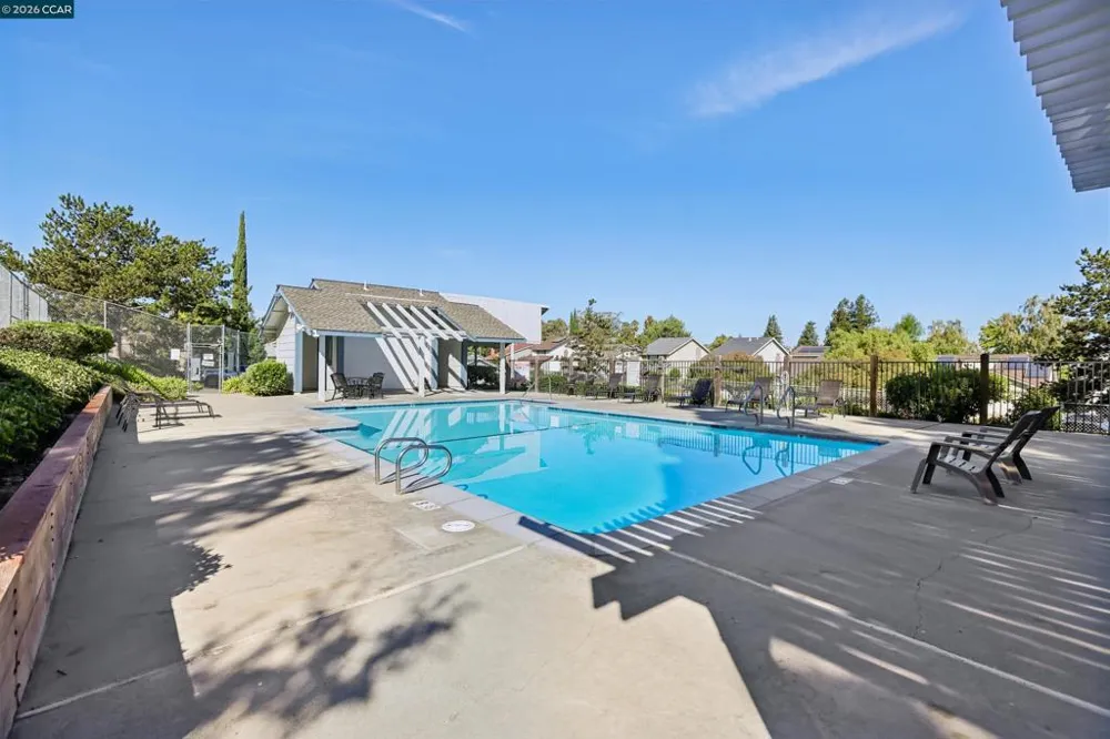 4893 Shadowfalls Dr Martinez, CA 94553