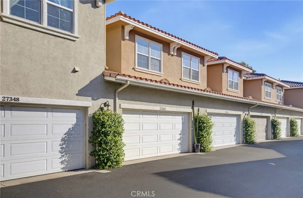 27344 Oaktree Place Valencia, CA 91354