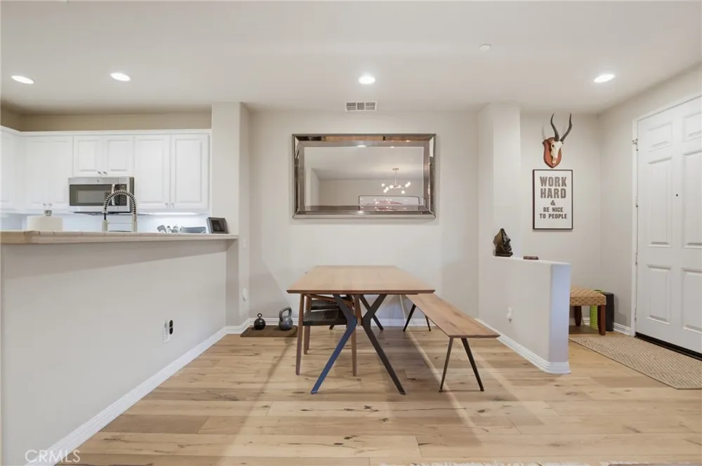 27344 Oaktree Place Valencia, CA 91354