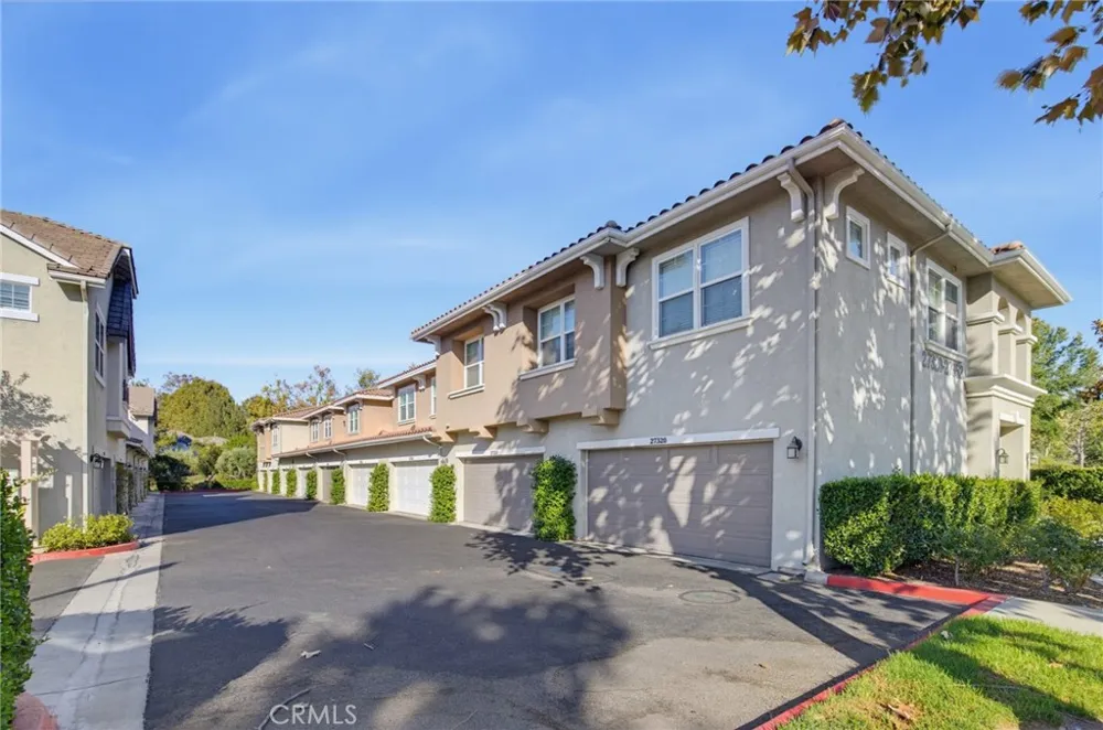 27344 Oaktree Place Valencia, CA 91354