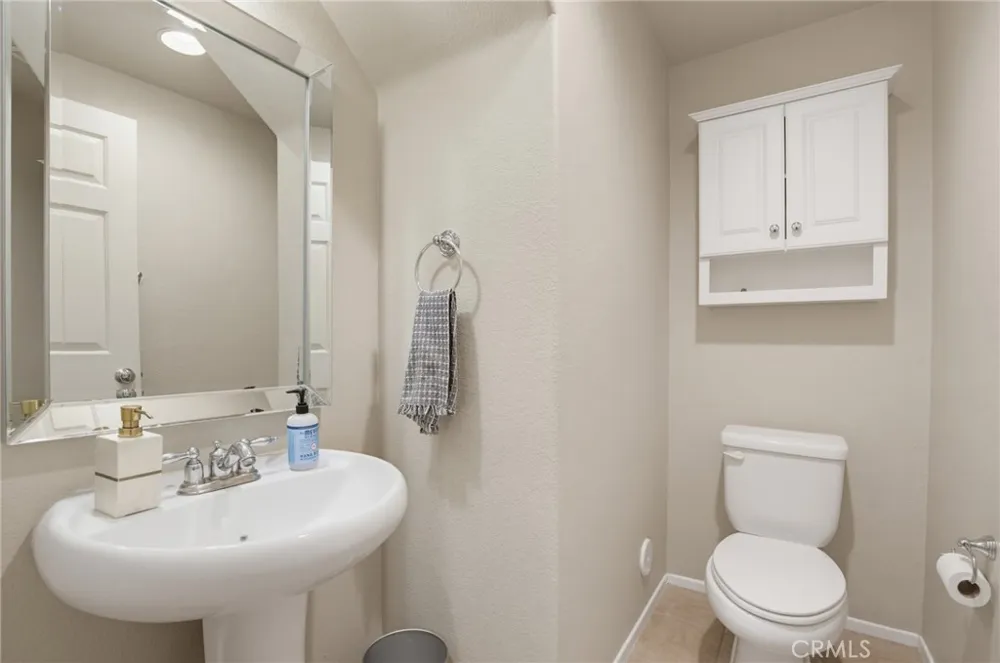 27344 Oaktree Place Valencia, CA 91354