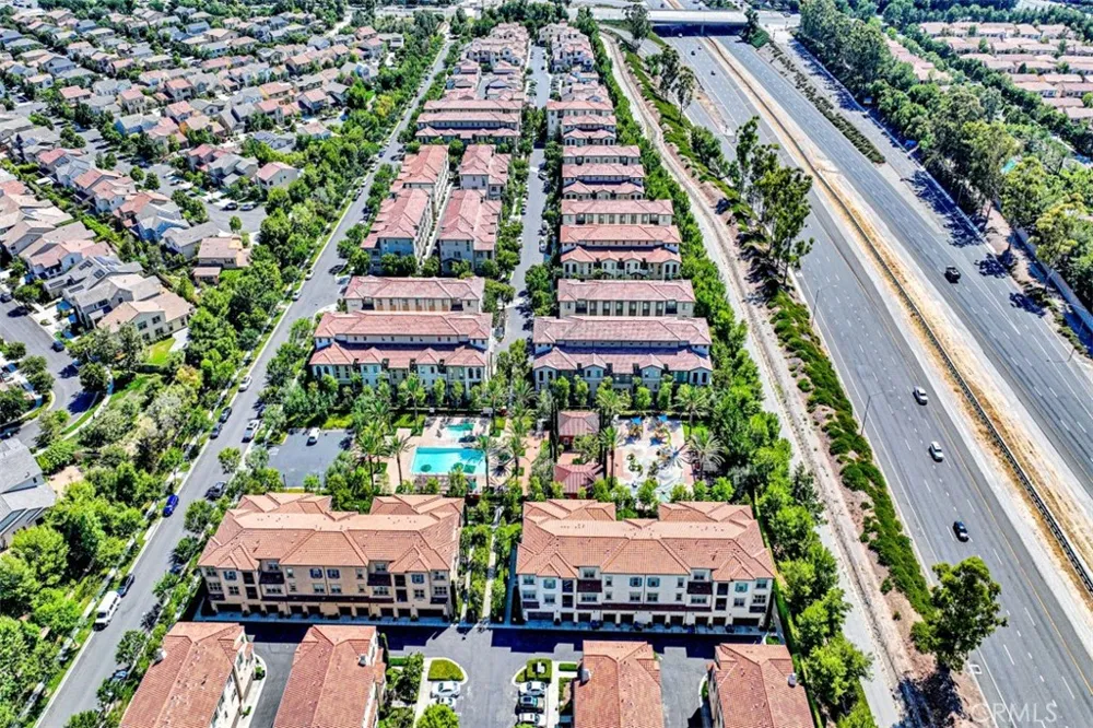 92 Capricorn Irvine, CA 92618